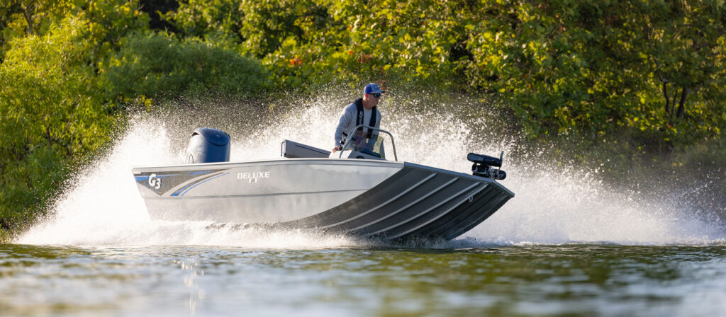 20 CCJ DLX E4A8917rt 1600x700